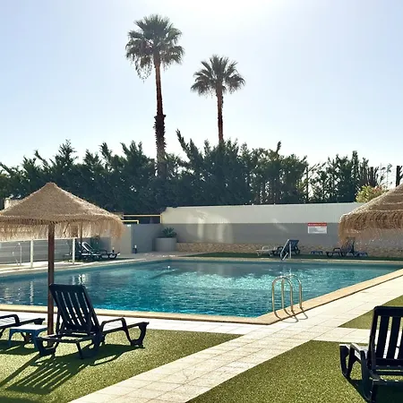 아파트 Vintage 2 With Pool By Homing *