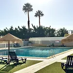 아파트 Vintage 2 With Pool By Homing *